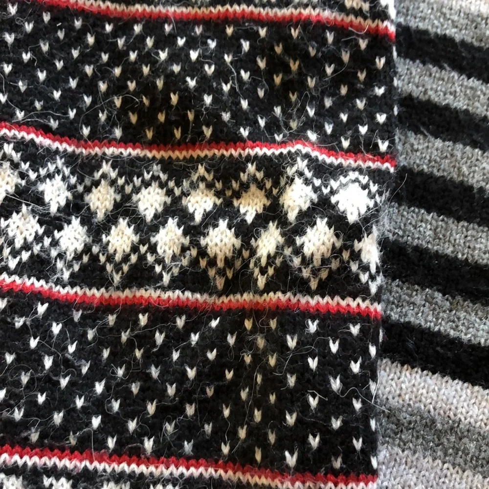 Maurice’s sweater size large - Picture 3 of 6